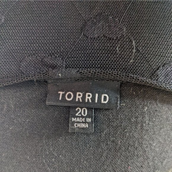 Torrid Black Heart Mesh Yoke Ponte Sheath Dress - 20 - Picture 8 of 12